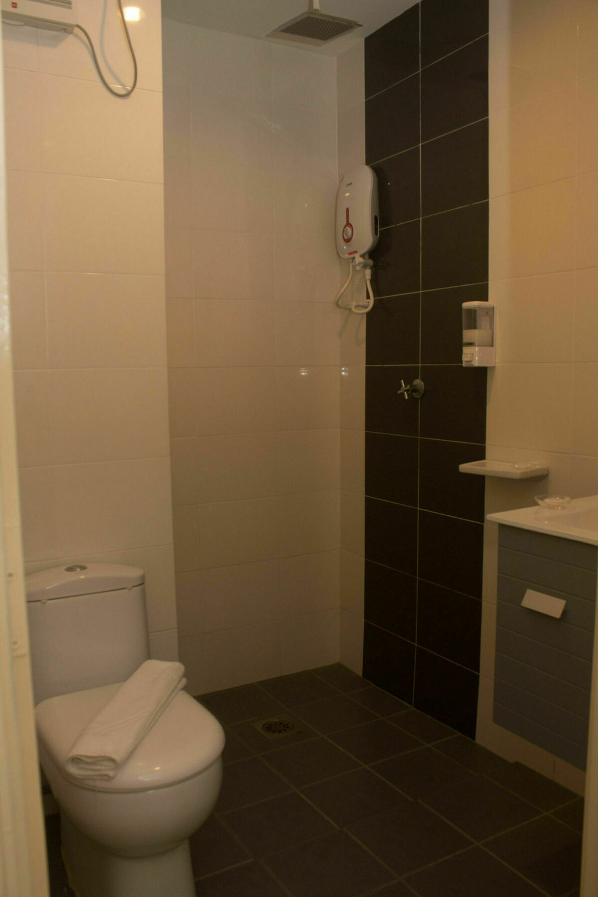 De Viana Hotel & Apartments Кота-Бару Экстерьер фото