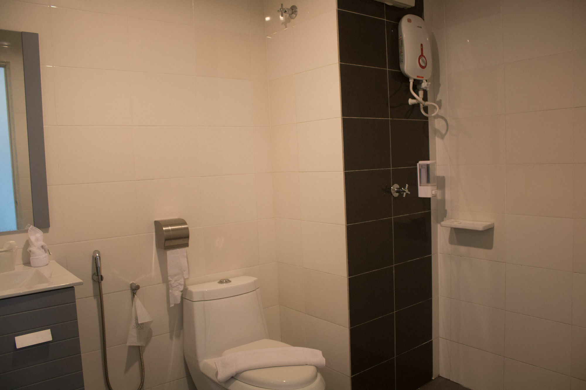 De Viana Hotel & Apartments Кота-Бару Экстерьер фото