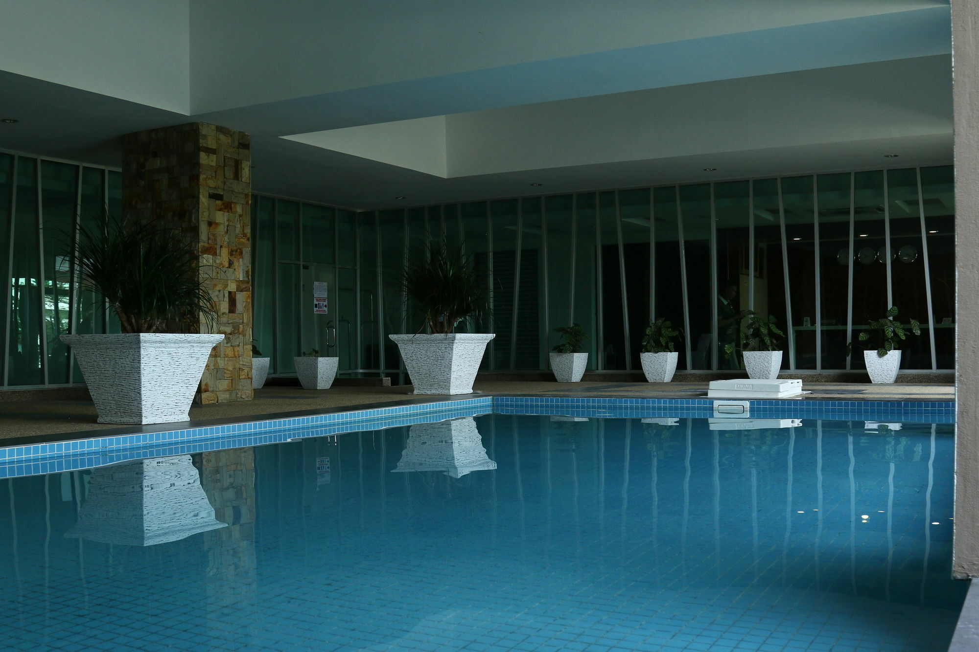 De Viana Hotel & Apartments Кота-Бару Экстерьер фото